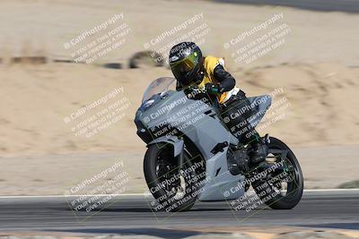 media/Nov-16-2025-Race Pace (Sun) [[8c5fa54630]]/Non Verified Riders (1st 20 Minutes)/2-Turn 10 (1010am)/